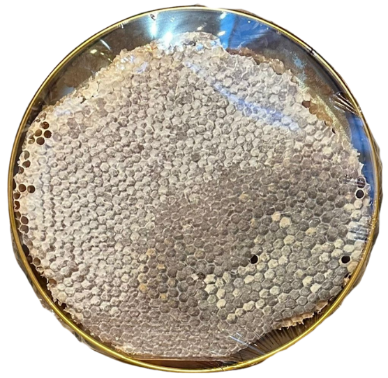 Natural honey with pure honeycomb